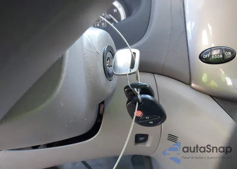 2008 Toyota Sienna Ce z USA, uszkodzony, nr VIN 5TDZK23C28S106879